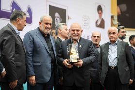 انتخاب جناب حاج حسین سقاء رضوی به عنوان پیشکسوت صنعت کشور